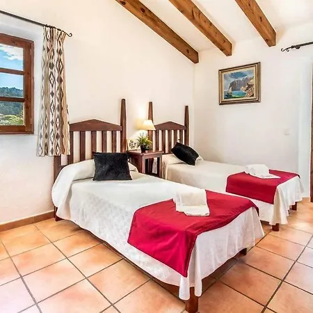 Pretty Close To Cala San Vicente By Renthousing *